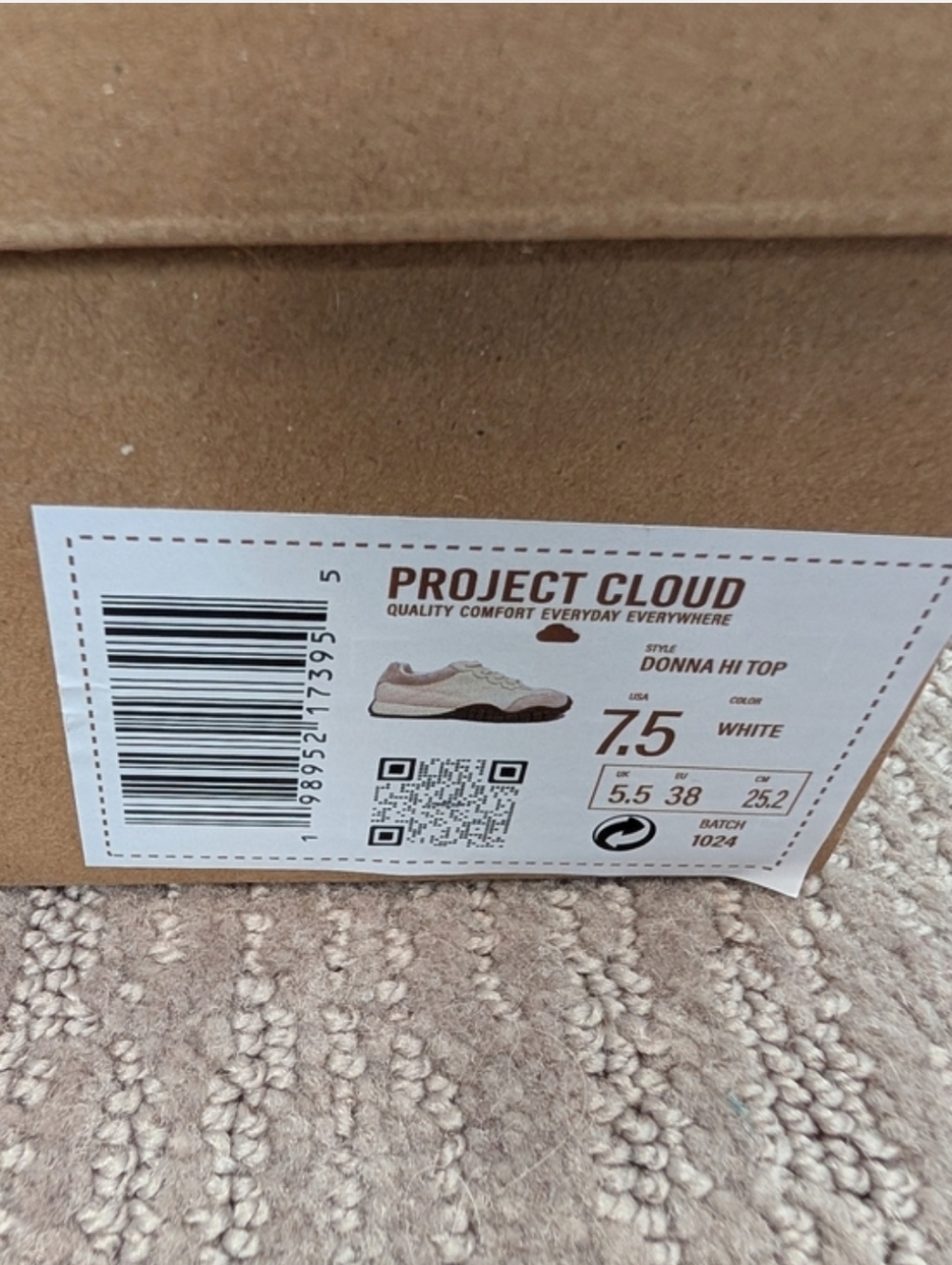 NEW/NIB White Project Cloud Donna Hitop - Picture 4 of 7
